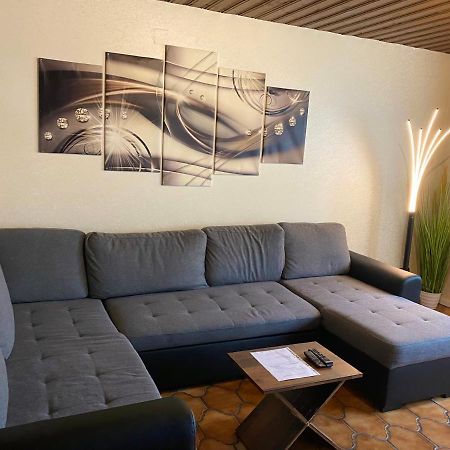 Apartments Rhona III Und IV Neunkirchen City מראה חיצוני תמונה