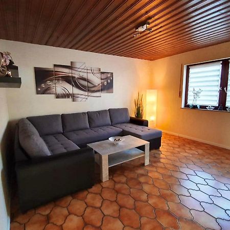 Apartments Rhona III Und IV Neunkirchen City מראה חיצוני תמונה