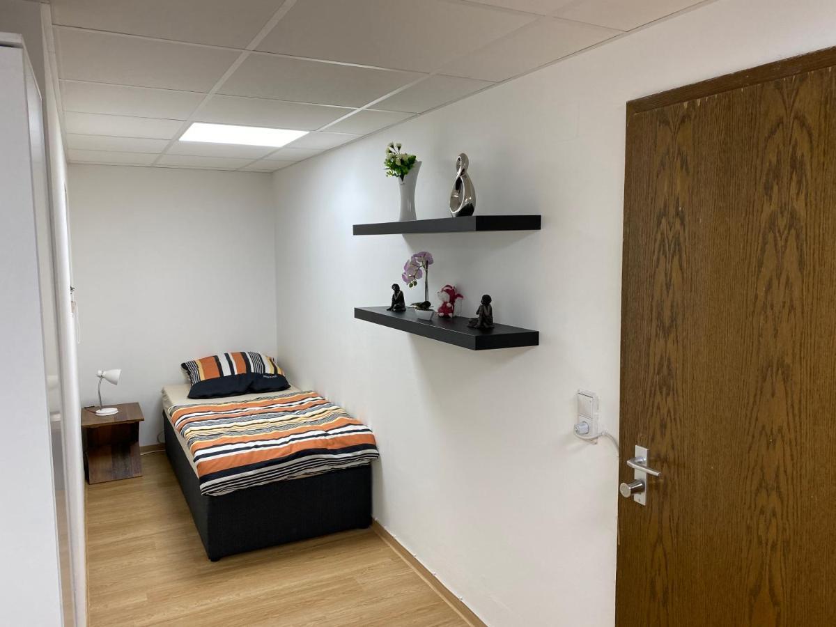 Apartments Rhona III Und IV Neunkirchen City מראה חיצוני תמונה