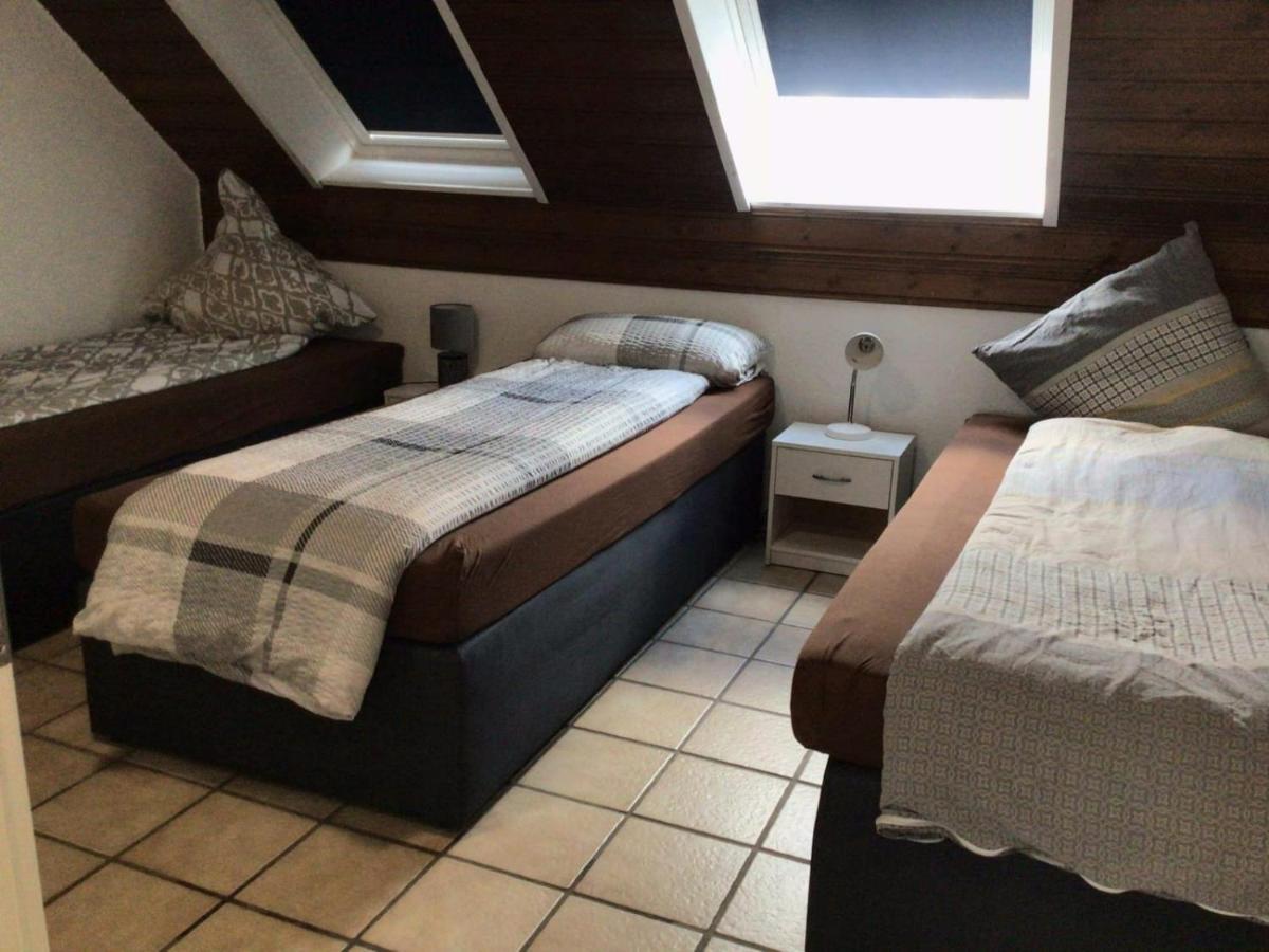 Apartments Rhona III Und IV Neunkirchen City מראה חיצוני תמונה