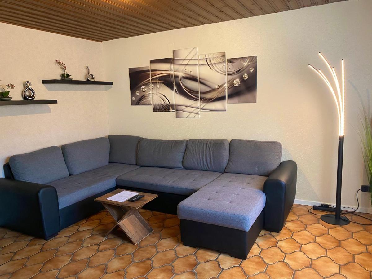 Apartments Rhona III Und IV Neunkirchen City מראה חיצוני תמונה