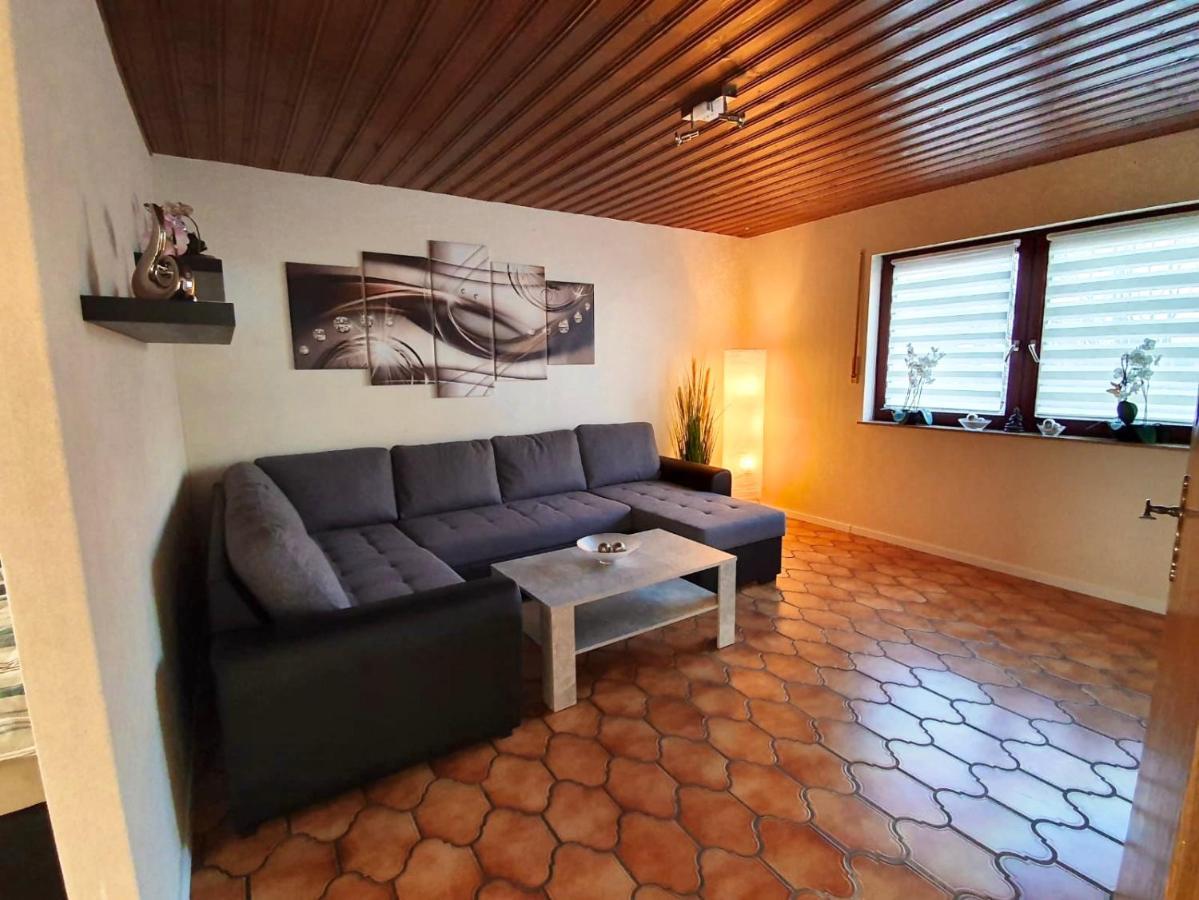 Apartments Rhona III Und IV Neunkirchen City מראה חיצוני תמונה